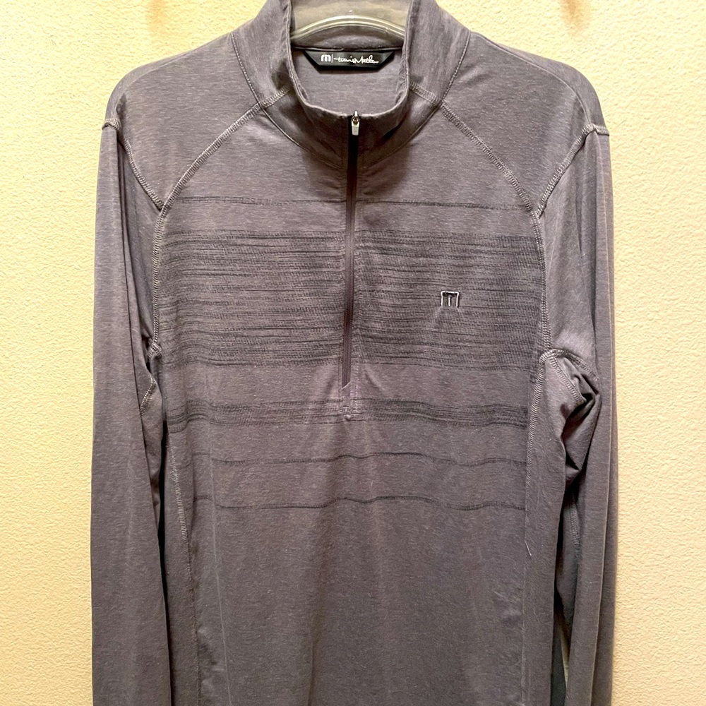 Travis Mathew quarter zip pullover size Large
